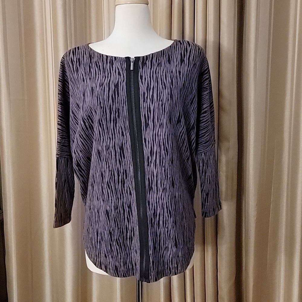 Marla Wyne zip up top / jacket size XS